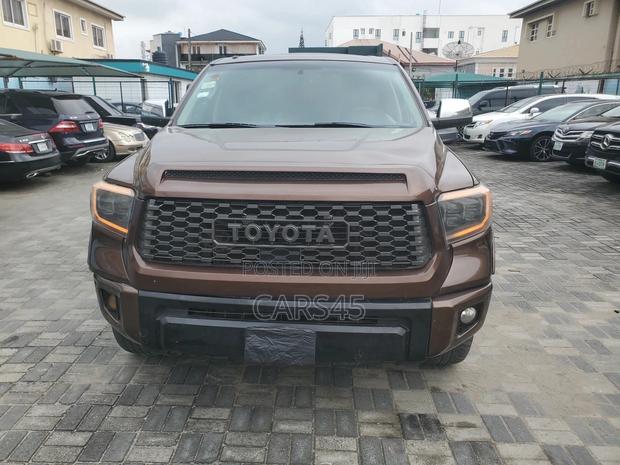 Toyota Tundra 2016 Brown
