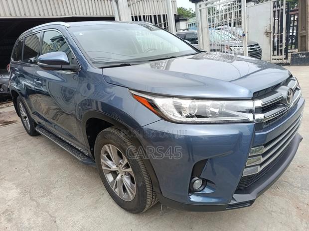 Toyota Highlander 2015 Blue