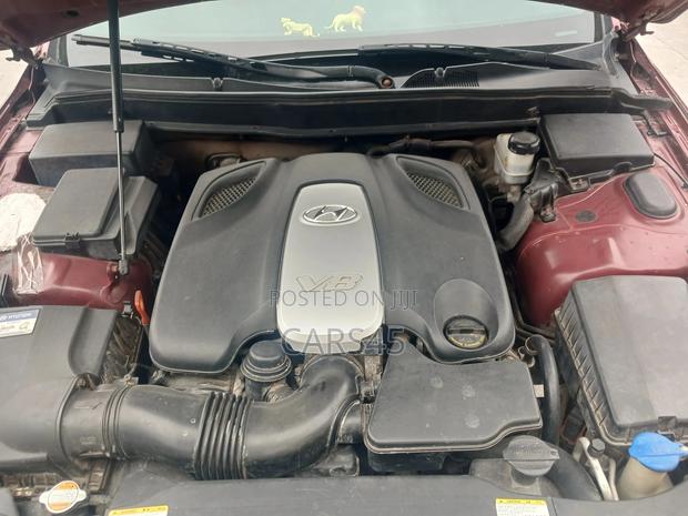 Hyundai Genesis 2009 Red