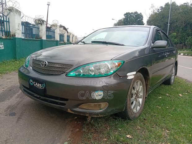 Toyota Camry 2002 Gray