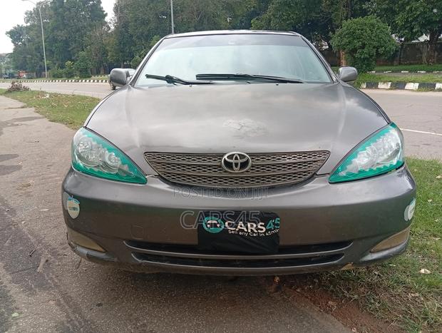 Toyota Camry 2002 Gray