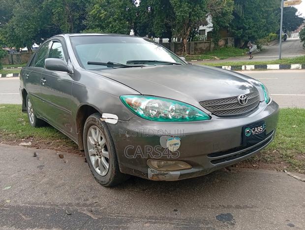 Toyota Camry 2002 Gray