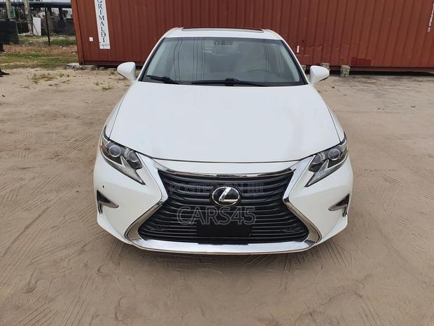 Lexus ES 2013 White