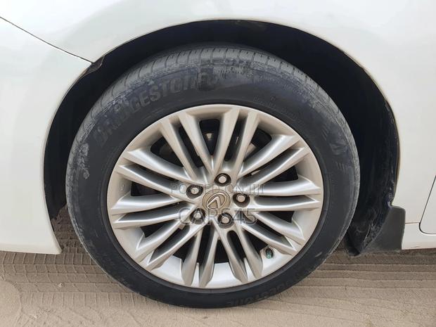 Lexus ES 2013 White