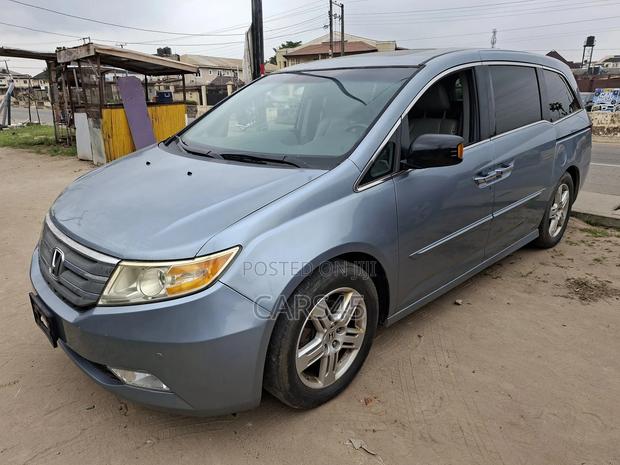 Honda Odyssey Touring Elite 2011 Blue