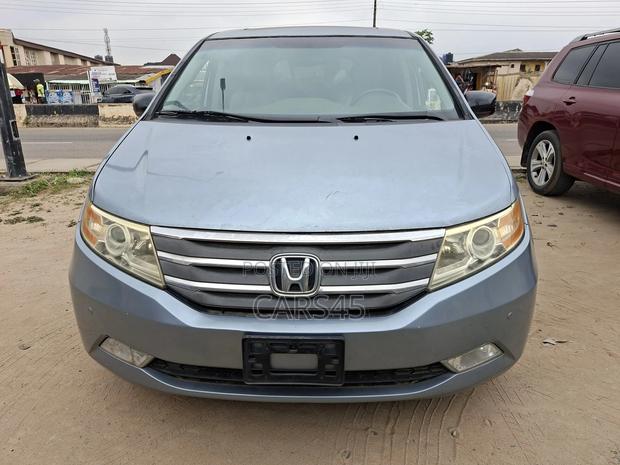 Honda Odyssey Touring Elite 2011 Blue