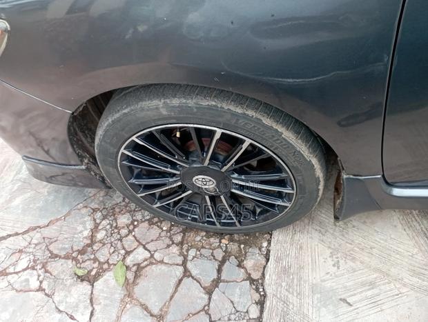 Toyota Corolla 2012 Gray