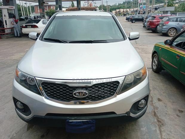 Kia Sorento 2012 Silver