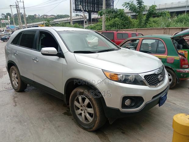Kia Sorento 2012 Silver