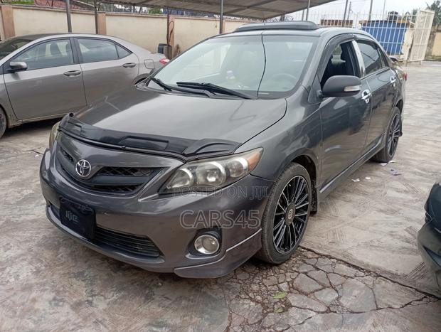 Toyota Corolla 2012 Gray