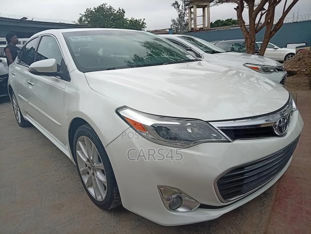 Toyota Avalon 2015 White