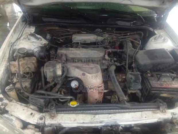 Toyota Camry 2000 White