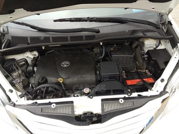 Toyota Sienna 2017 White