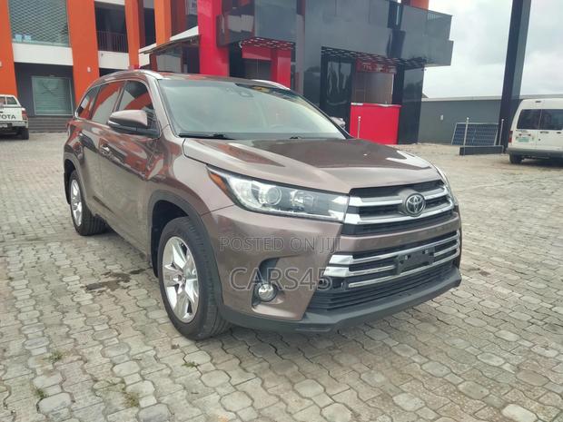 Toyota Highlander 2019 Brown