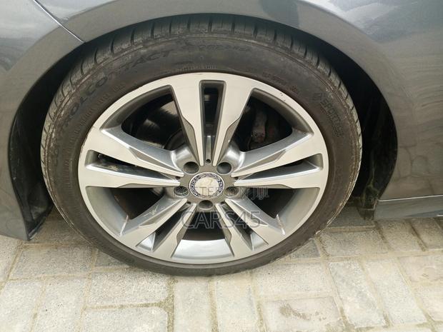 Mercedes-Benz E350 2016 Blue