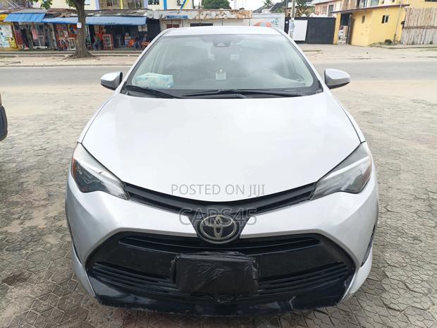 Toyota Corolla 2017 Silver