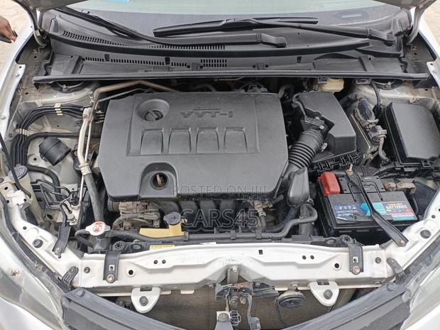 Toyota Corolla 2017 Silver