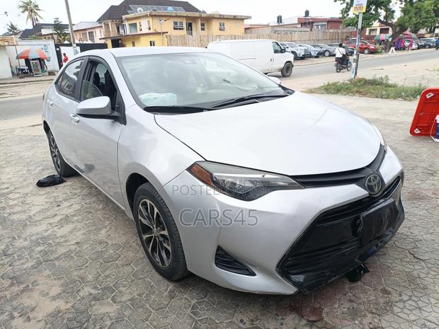 Toyota Corolla 2017 Silver