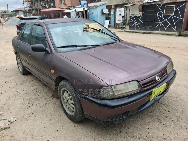 Nissan Primera 1998 Brown