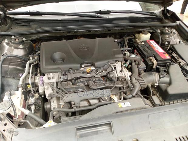Toyota Camry 2018 Brown