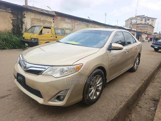 Toyota Camry 2012 Gold