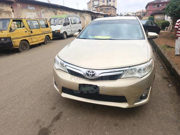 Toyota Camry 2012 Gold