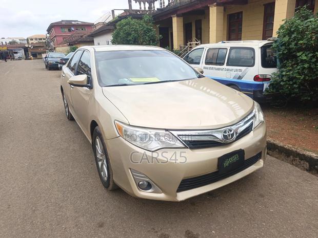 Toyota Camry 2012 Gold