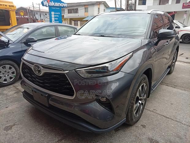 Toyota Highlander 2021 Gray