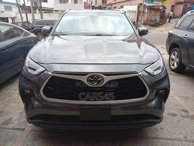 Toyota Highlander 2021 Gray