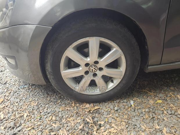 Volkswagen Polo 2013 Gray