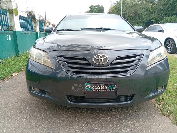 Toyota Camry 2009 Gray