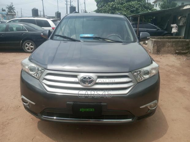 Toyota Highlander 2010 Gray