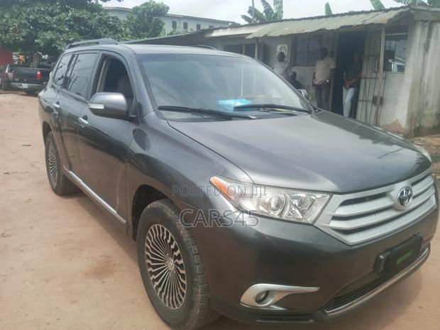 Toyota Highlander 2010 Gray
