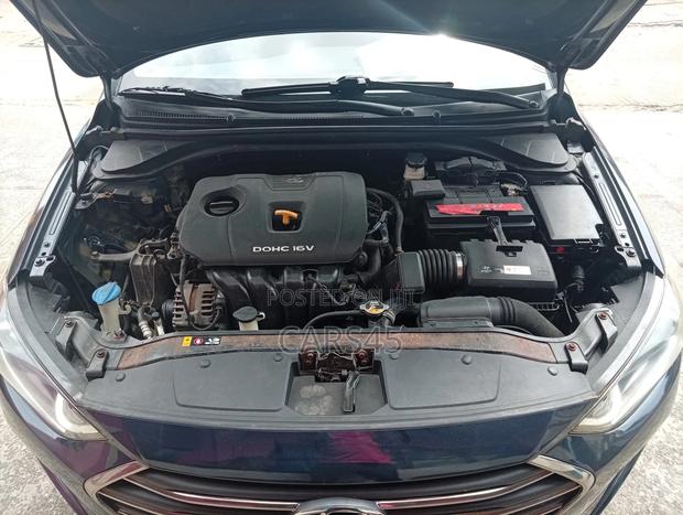 Hyundai Elantra 2017 Blue