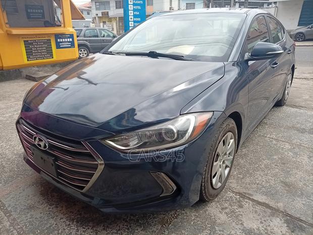 Hyundai Elantra 2017 Blue