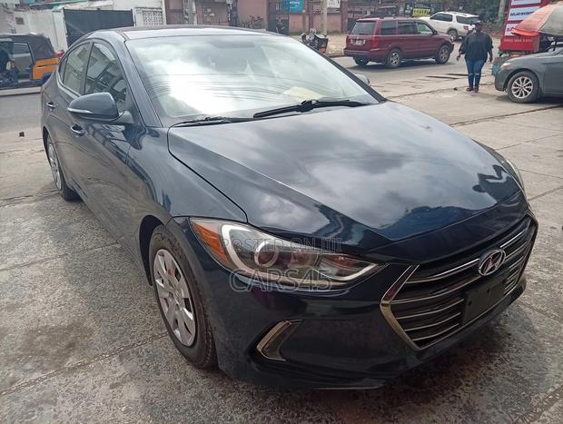 Hyundai Elantra 2017 Blue