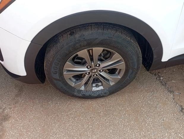Hyundai Santa Fe 2014 White