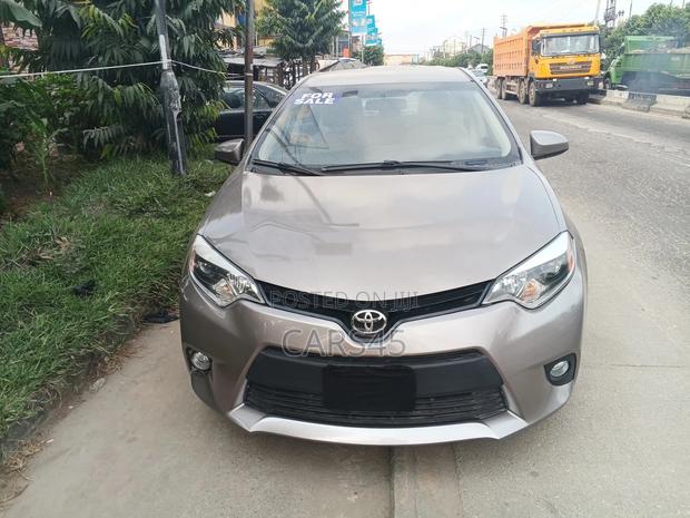 Toyota Corolla 2015 Gray