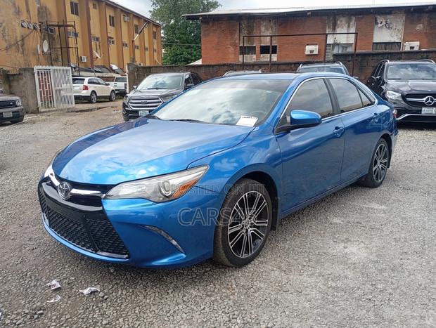 Toyota Camry 2016 Blue