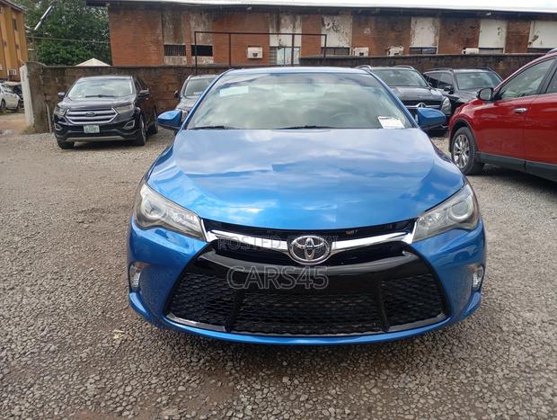Toyota Camry 2016 Blue
