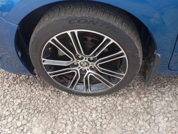 Toyota Camry 2016 Blue