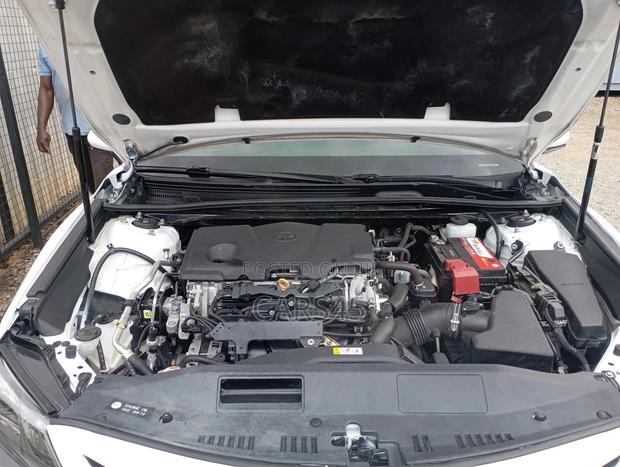 Toyota Camry 2019 White