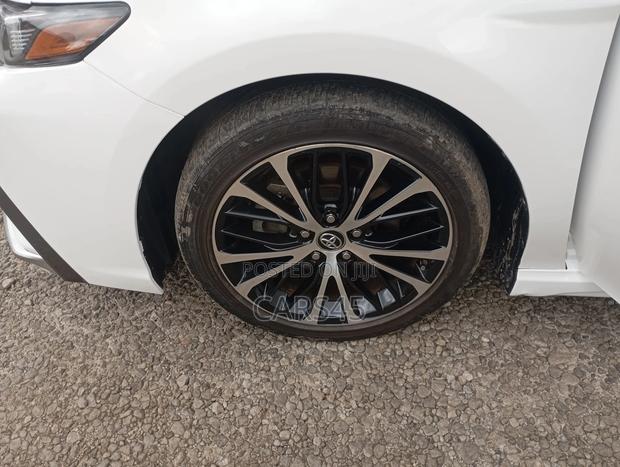 Toyota Camry 2019 White