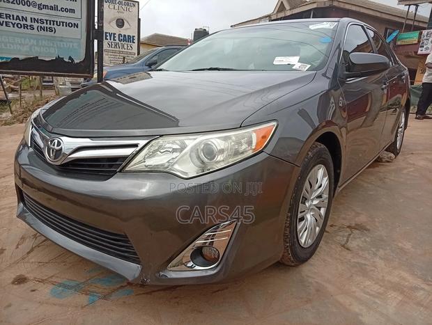 Toyota Camry 2014 Gray