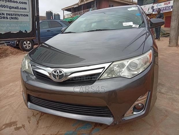 Toyota Camry 2014 Gray
