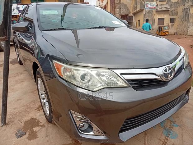 Toyota Camry 2014 Gray
