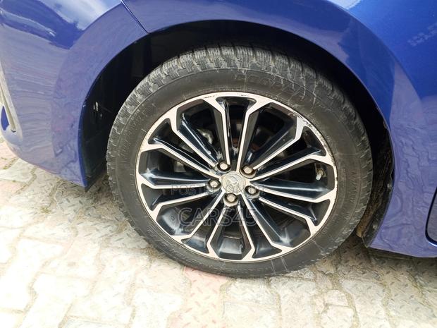 Toyota Corolla 2015 Blue