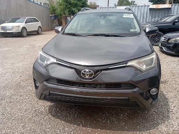Toyota RAV4 2017 Gray
