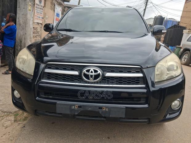 Toyota RAV4 2011 Black
