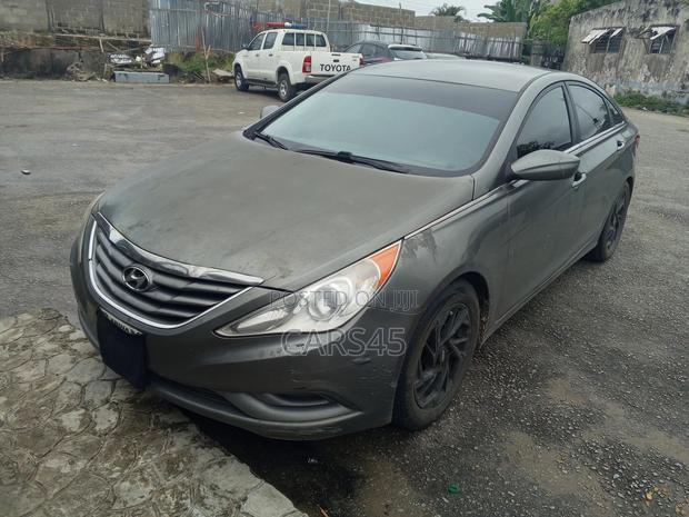 Hyundai Sonata GLS Sedan FWD (2.4L 4cyl 6A) 2011 Gray